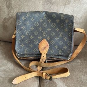 Auth Louis Vuitton Monogram Cartouchiere GM Shoulder Cross Bag
